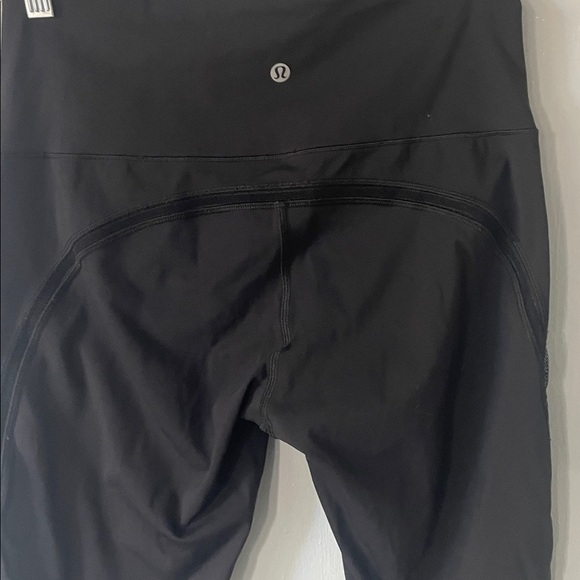 Lululemon High-Waisted  mesh Leggings 25” - Picture 2 of 8